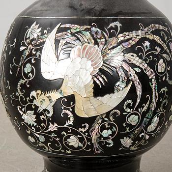Floor vase East Asia 20th century.