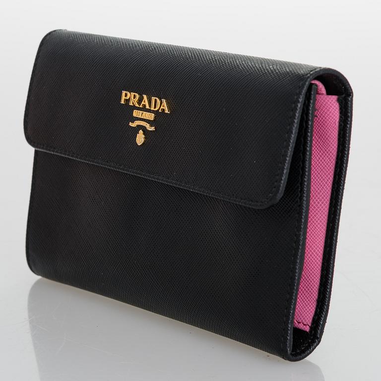 PRADA, Laukku ja lompakko.