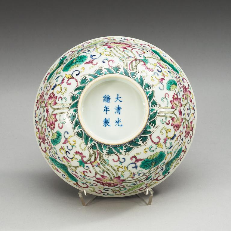 An enamelled bowl, late Qing dynasty, with Guangxu six character mark.