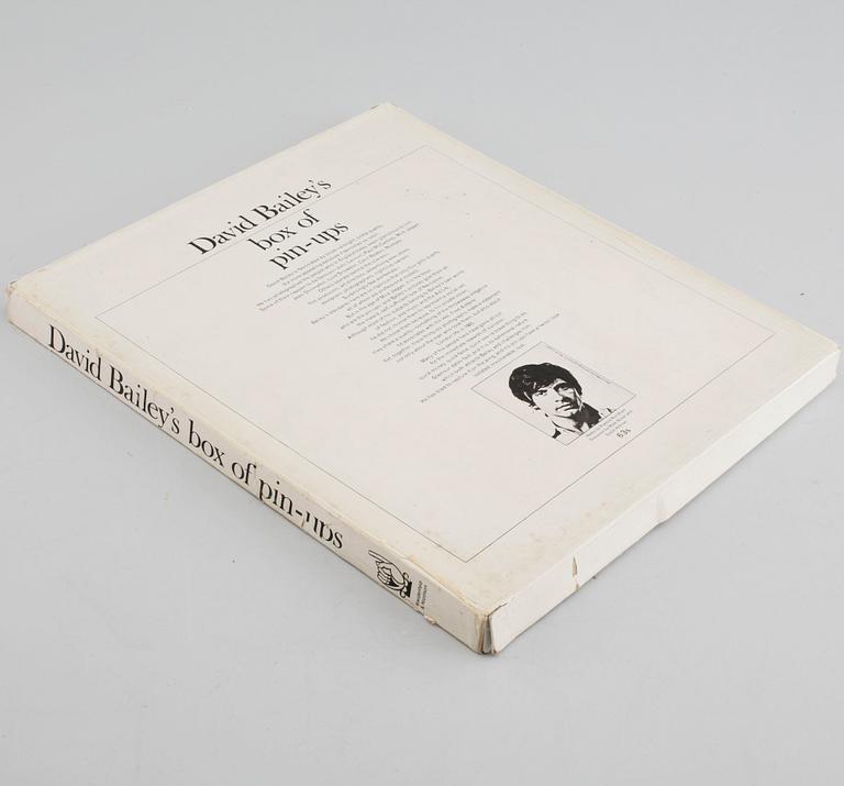 DAVID BAILEY, "Box of pin-ups" 36 halftone prints, photo reproductions, Weidenfield and Nicolson, London, 1965.