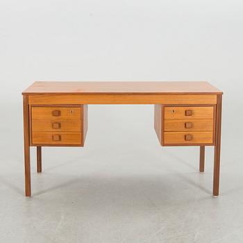 A Domino Mobler 1950/60's desk.