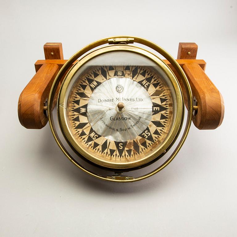 A brass ships compass, Glasgow, first half of the 20th century.