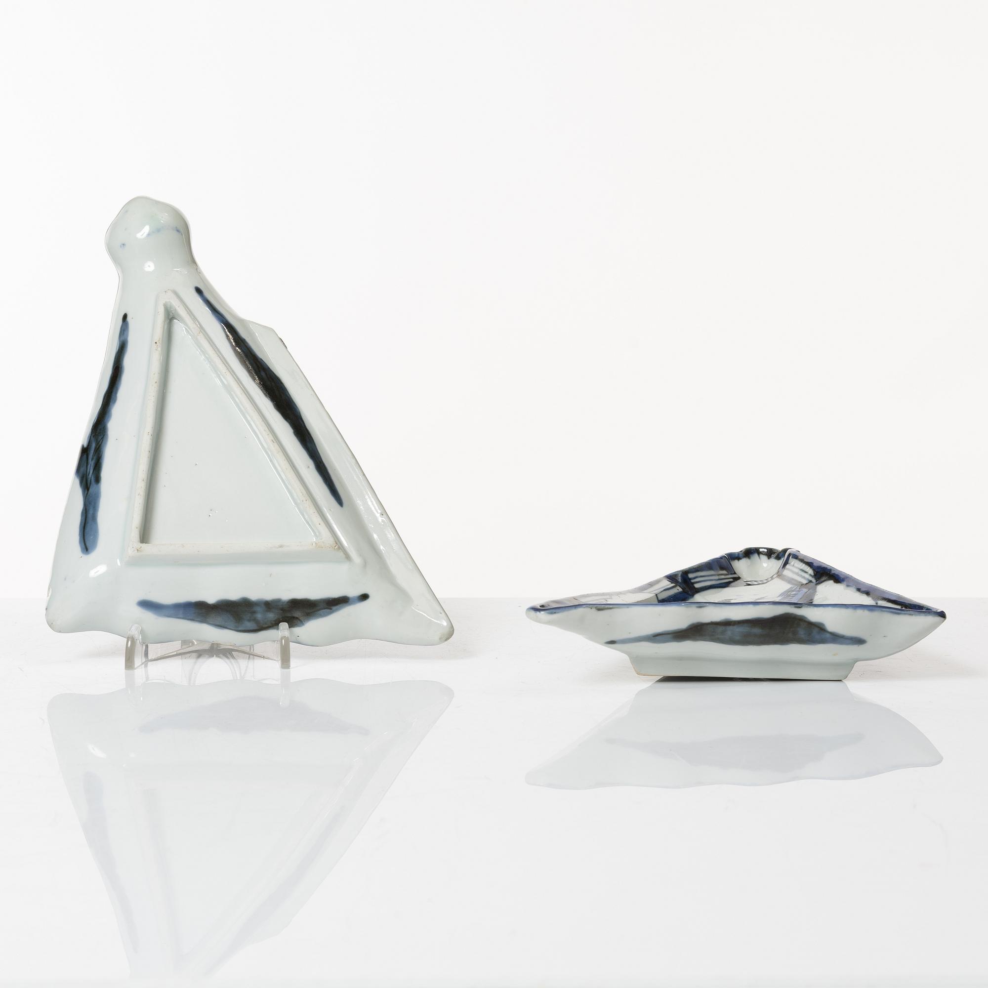 Fat, nio stycken, porslin, Japan, Meiji (1868-1912).