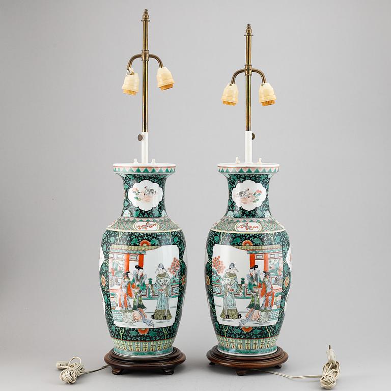 A pair of Chinese famille verte vases turned into table lamps, 20th century.