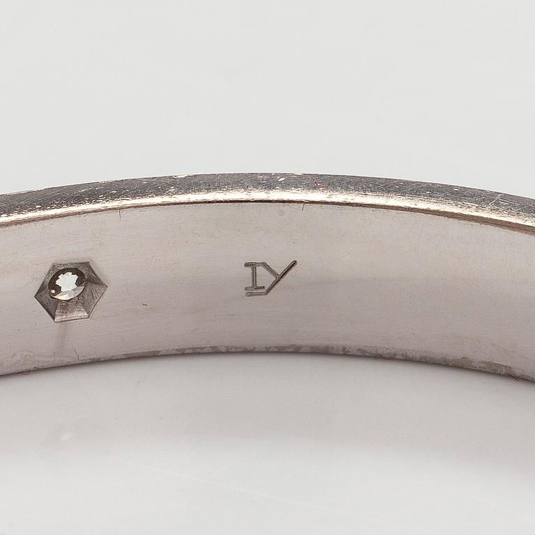 Cartier, rannekoru "Love", 18K valkokultaa, briljanttihiottuja timantteja.