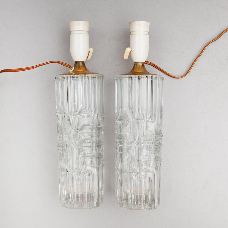 BORDSLAMPOR, 1 par, glas och mässing, 1960-tal.