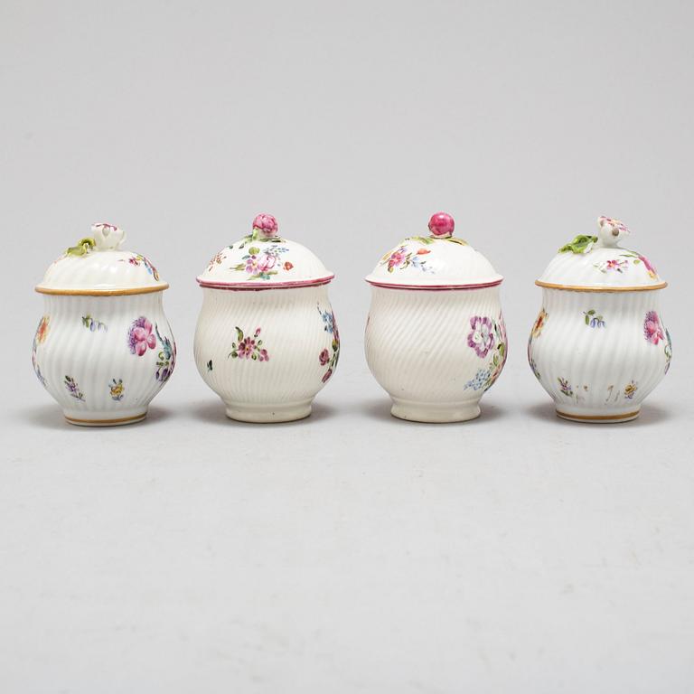 Four (2+2) custard cups with cover, soft paste and porcelain, Frankenthal and Mennecy-Villery, end of 18th century.