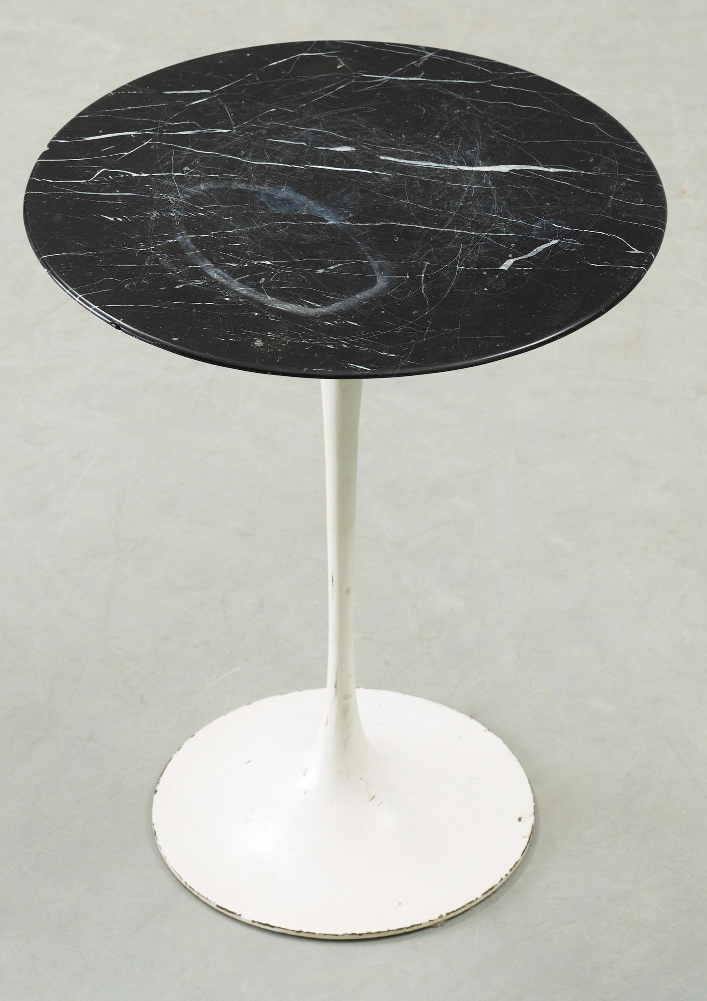 SOFFBORD, "Tulip", Eero Saarinen, Knoll International.