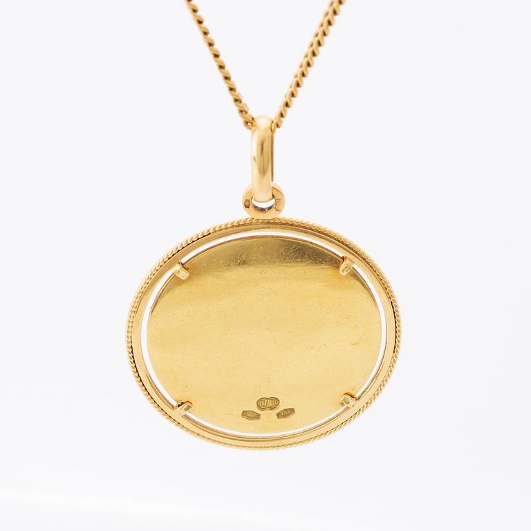 18K gold pendant and chain.