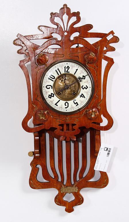 VÄGGPENDYL. Jugend, 1900-talets början.