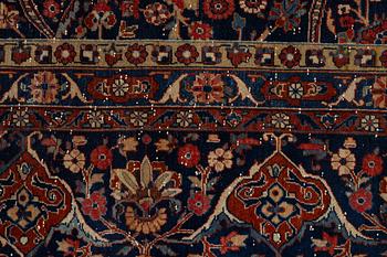 A carpet, semi-antique Kashan, a so-called Dabri, ca 394,5 x 310 cm.