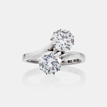 1342. An old-cut diamond ring, total carat weight circa 3.20 cts. Quality circa H/VS.