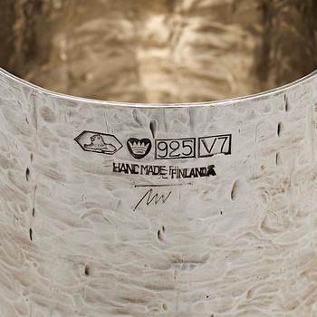 Tapio Wirkkala, Tillbringare, sterling silver, samt bägare, 6 st, silver (.925 och .830), Kultakeskus, Tavastehus 1969-1979.