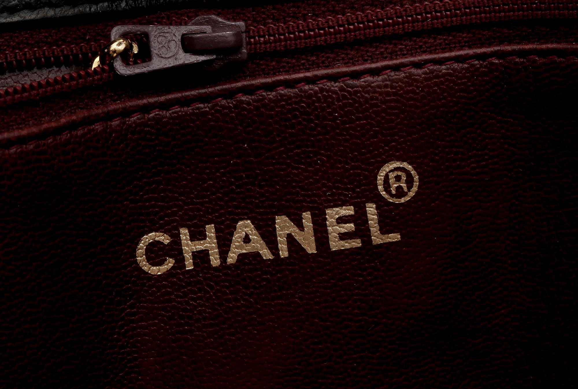 CHANEL, axelremsväska, 1980-tal.