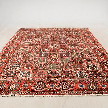 Bakthiari rug, approximately 358x268 cm.