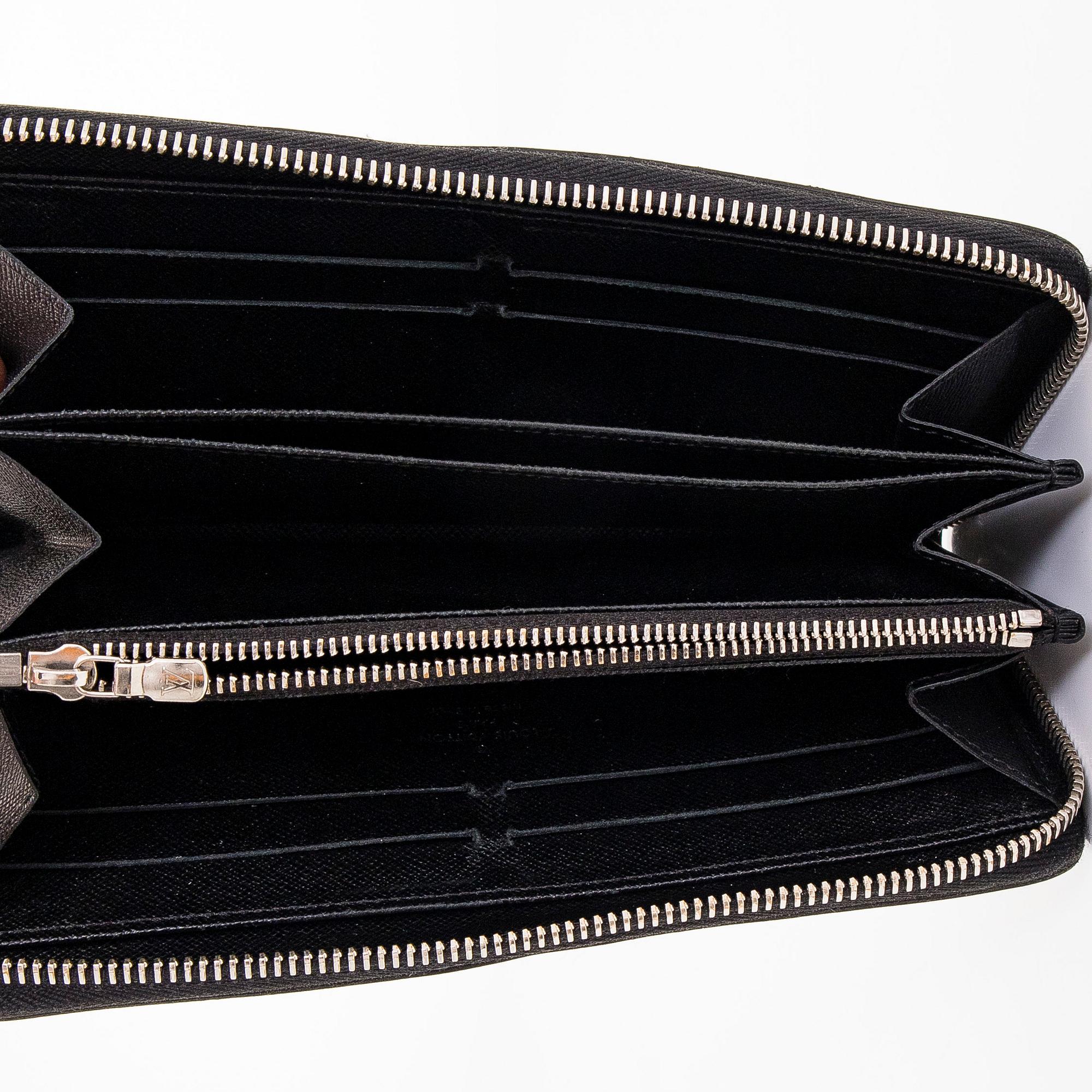 Louis Vuitton, a "Zippy" wallet.