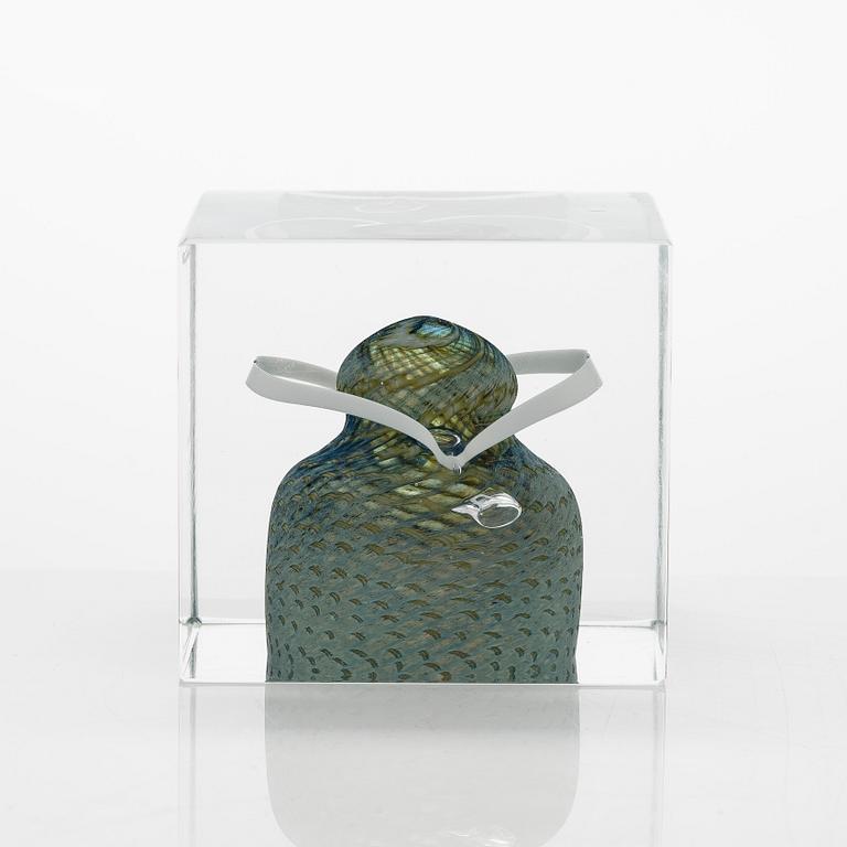 Oiva Toikka, årskub, signerad Oiva Toikka, Nuutajärvi 1988, numrerad 152/2000.