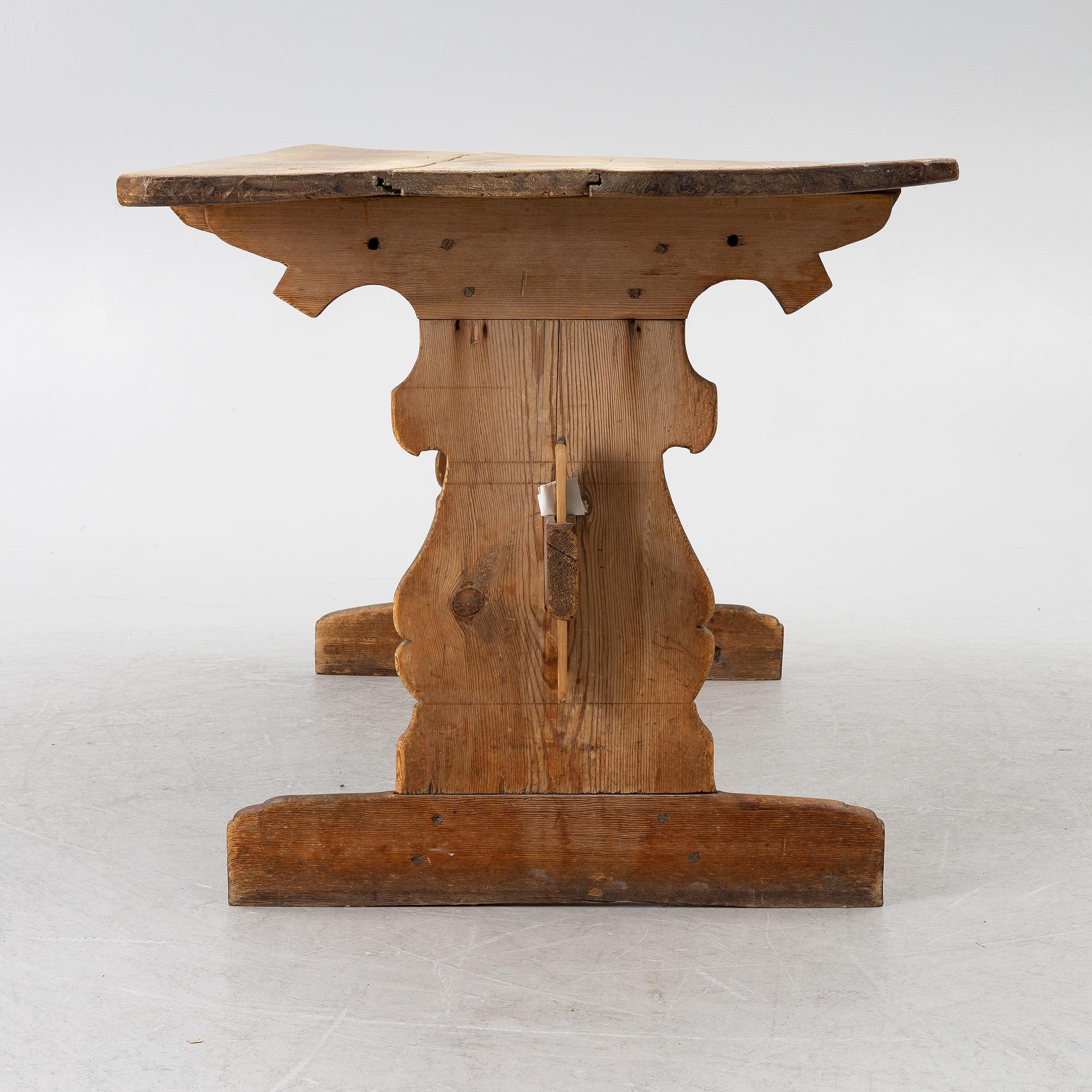 A wooden table, 18th/19th century.