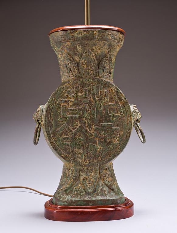 BORDSLAMPOR, 2 st, Kina. 1900-tal.