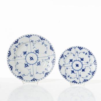 Royal Copenhagen service 49 pieces "Musselmalet", fully decorated in blue.