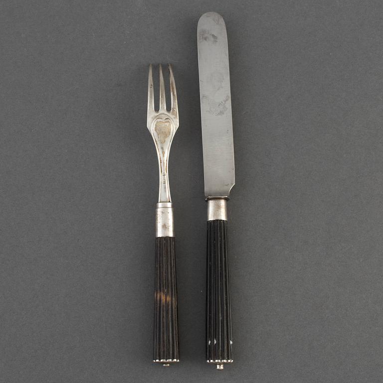 Matbestick, 26 st, silver och ebenholts, B&S, Sverige 1800-tal.