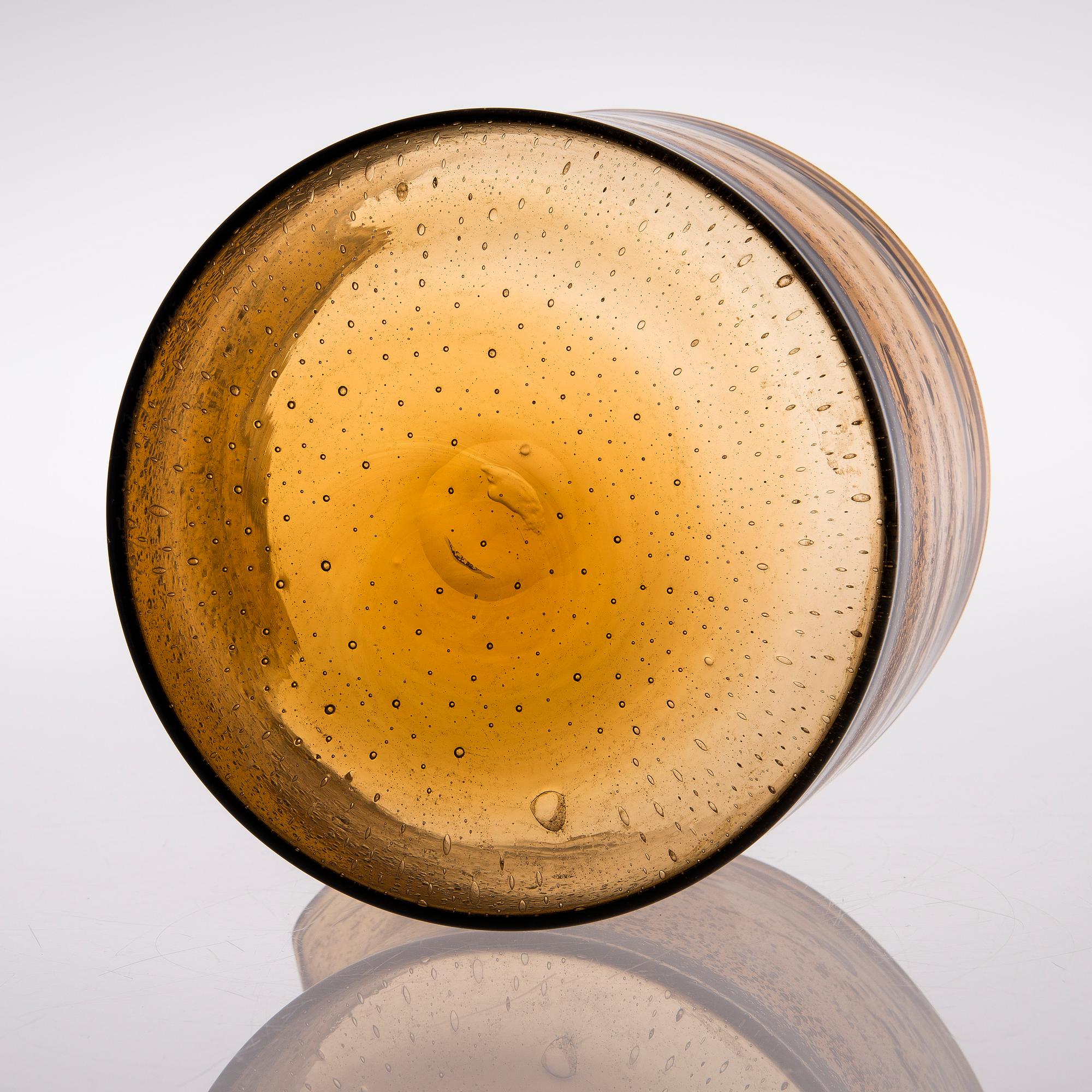 A bowl signed Kaj Franck, Nuutajärvi Notsjö.