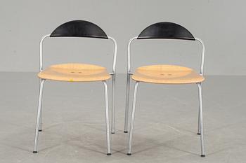 STOLAR, ett par Vico Magistretti för Fritz Hansen.