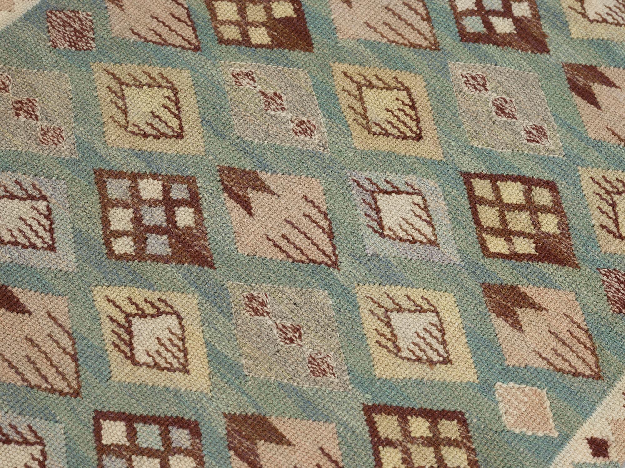 VÄVNAD. "Knoppen". Gobelängteknik. 112 x 59 cm. Signerad AB MMF (AB Märta Måås-Fjetterström).