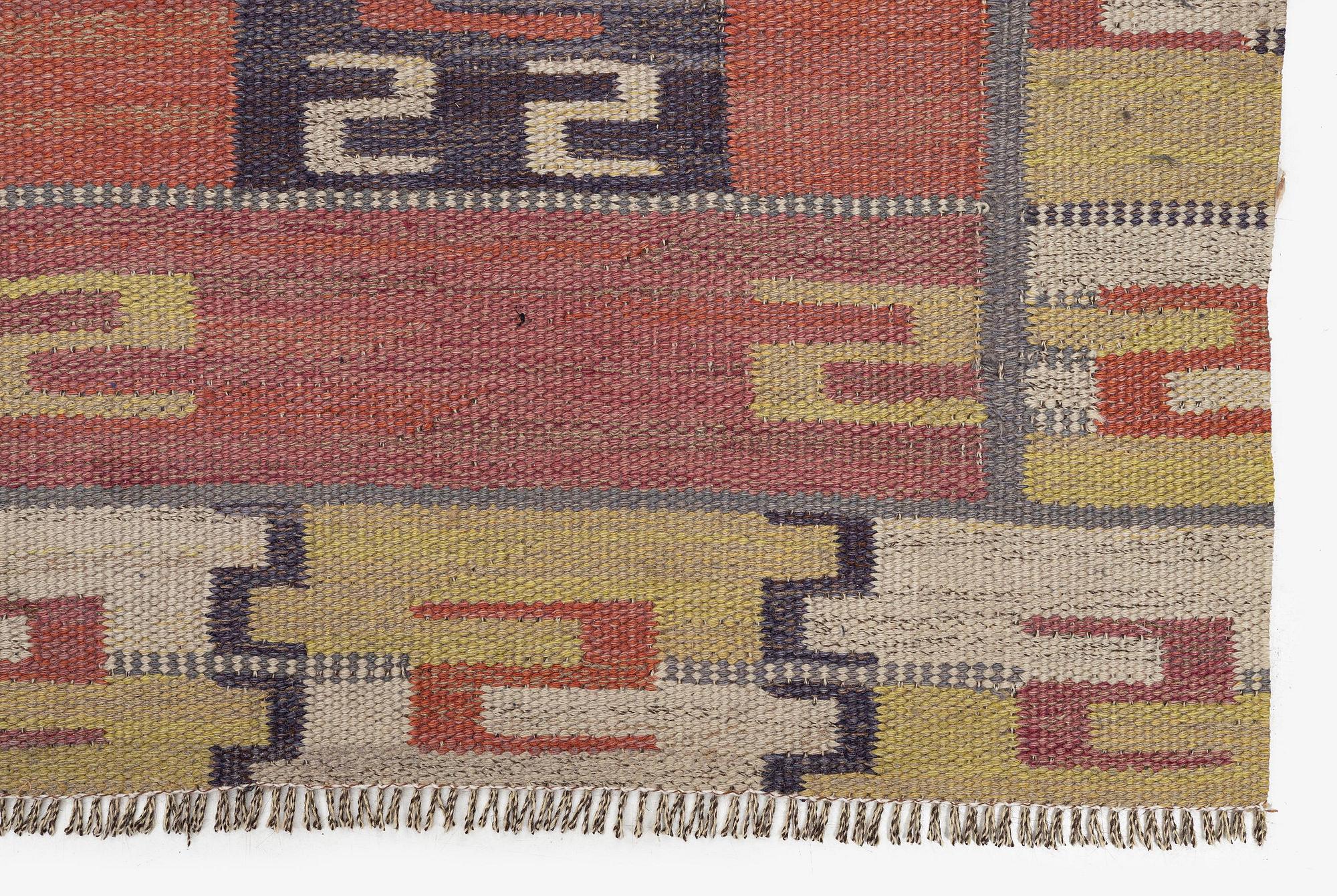 Märta Måås-Fjetterström, matta, "Röda Esset", rölakan, ca 261 x 201 cm, signerad MMF.