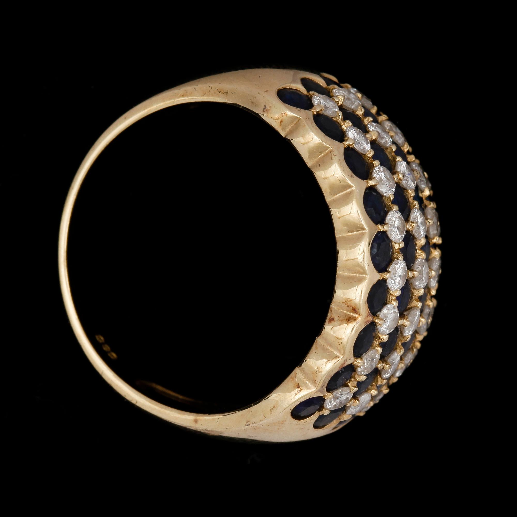 RING, guld 18 k, safirer samt briljanter, tot ca 1,20 ct. Vikt ca 10 g.