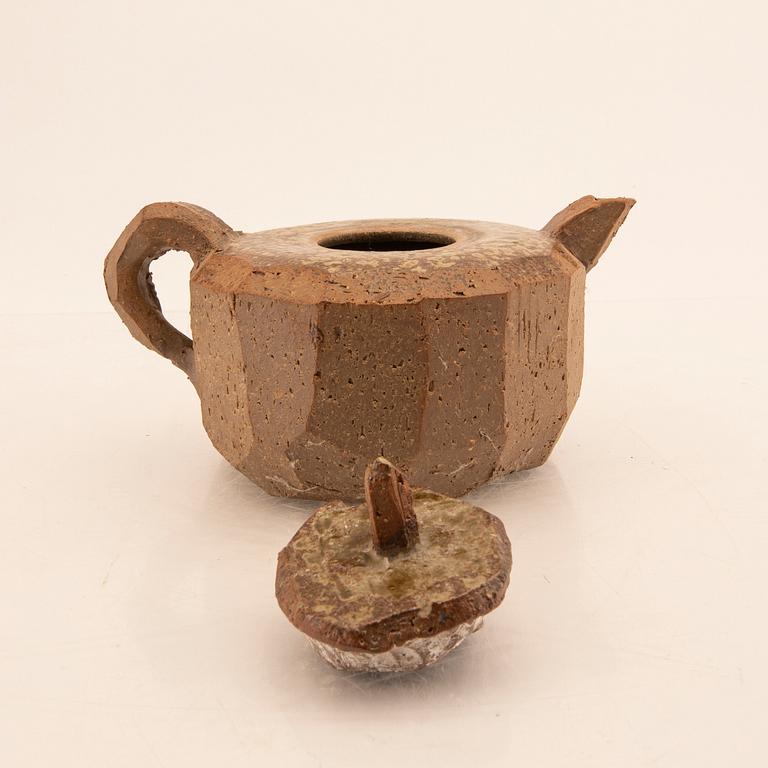Gösta Grähs, a signed stoneware tea pot own workshop.
