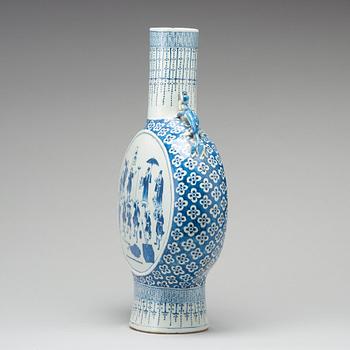 A large blue and white moon flask, Qing dynasty, 19th Century.