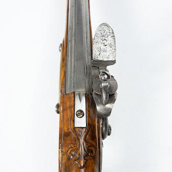 Flintlåspistol, svensk, Låset märkt Örebro.