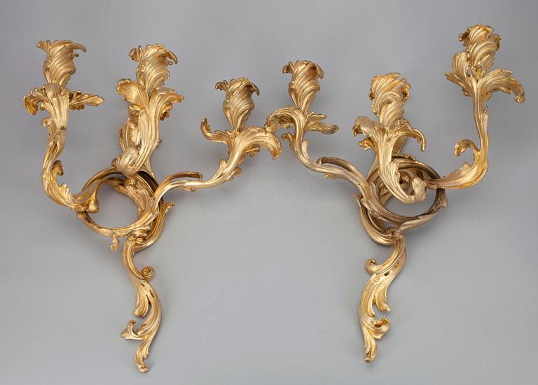 VÄGGLAMPETTER, ett par, brännförgylld brons, sannolikt Ryssland, 1800-talets mitt.