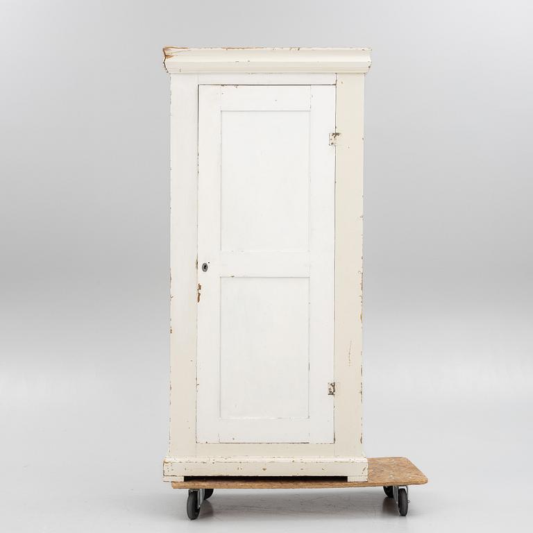 An early 20th century  cabinet.