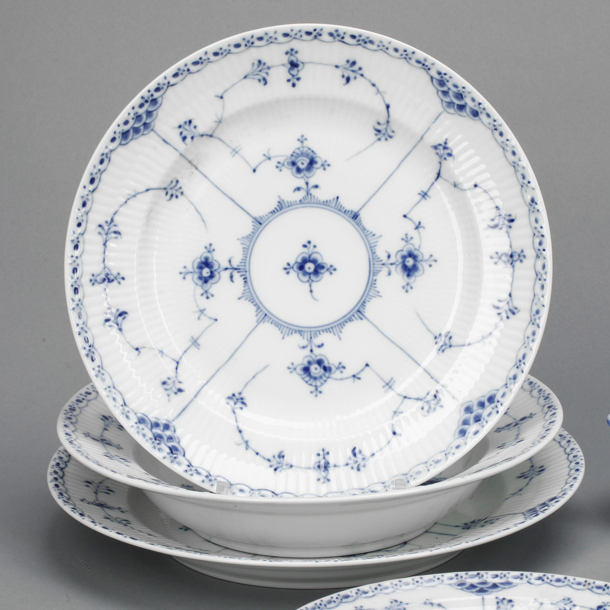 SERVISDELAR, 108 delar. "Musselmalet", Kunglig Dansk.