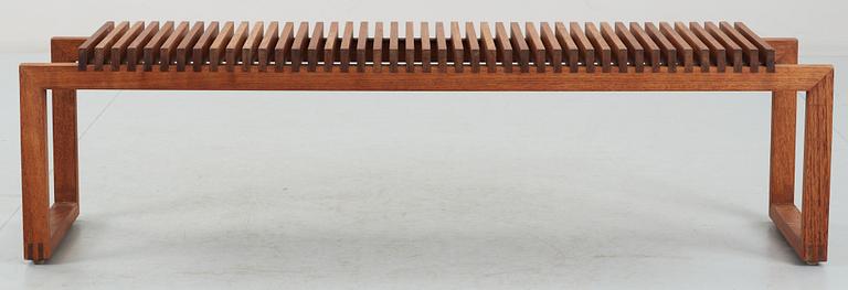 CUTTERBÄNK, Trip Trap, Danmark. Design, Niels Hvass. Etikettmärkt.