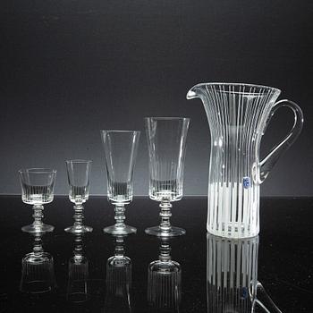 BENGT ORUP, a set of 36 pcs glass service.