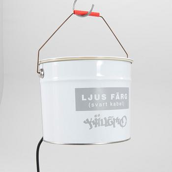Fredrik Wretman, bordslampa "Ljus färg (svart kabel)", numrerad 48/360 Källemo.