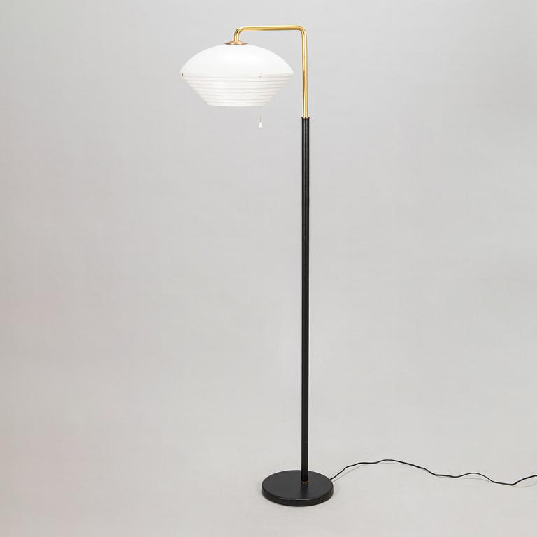 Alvar Aalto, ’A811' floorlight for Valaistustyö.