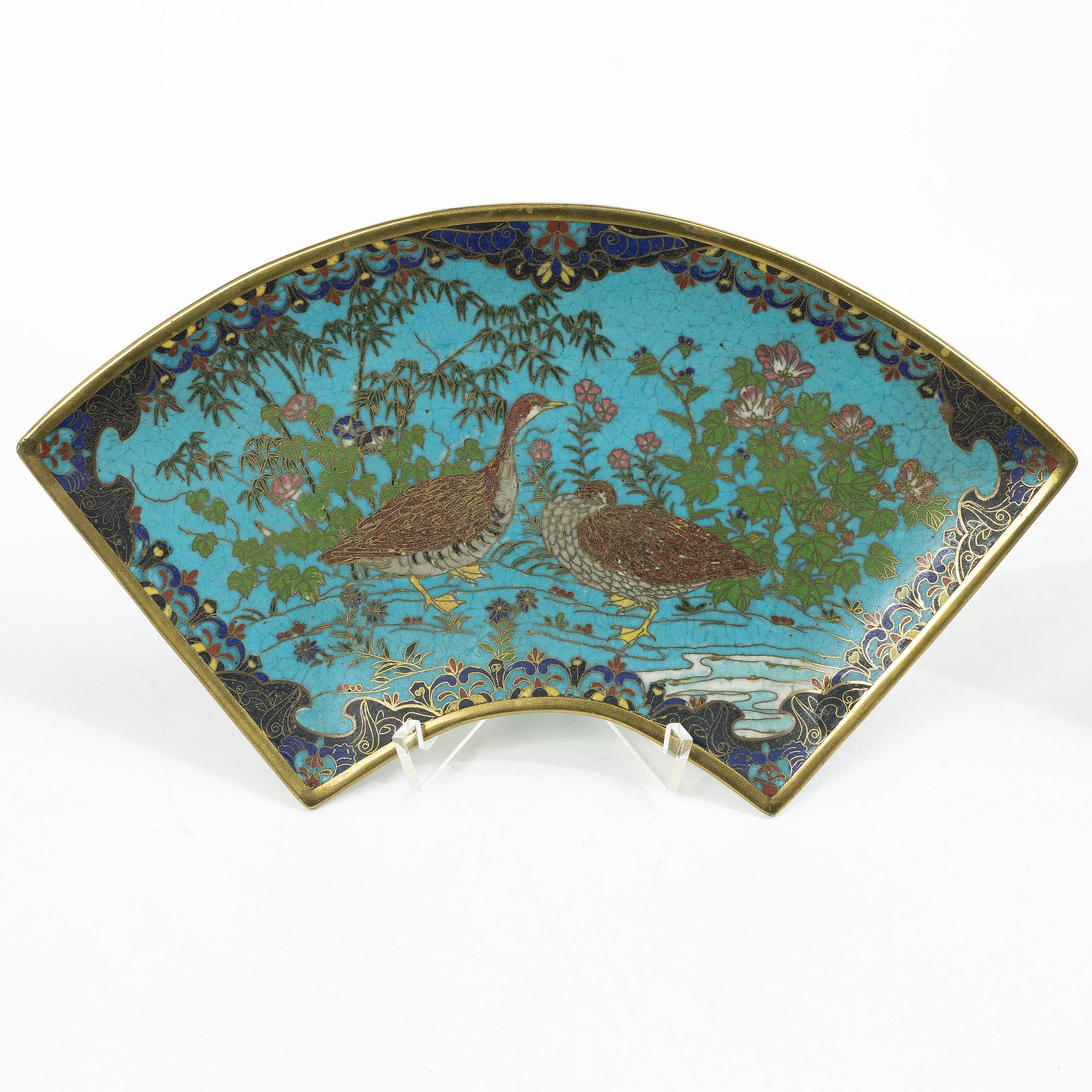 Fat, ett par, cloissoné. Japan, Meiji (1868-1912).