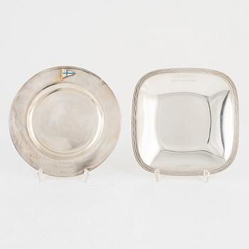 Bägare, 7 st, samt fat, 3 st, silver, 1900-tal, bl a Gustaf Janson CG Hallberg, Stockholm 1958.