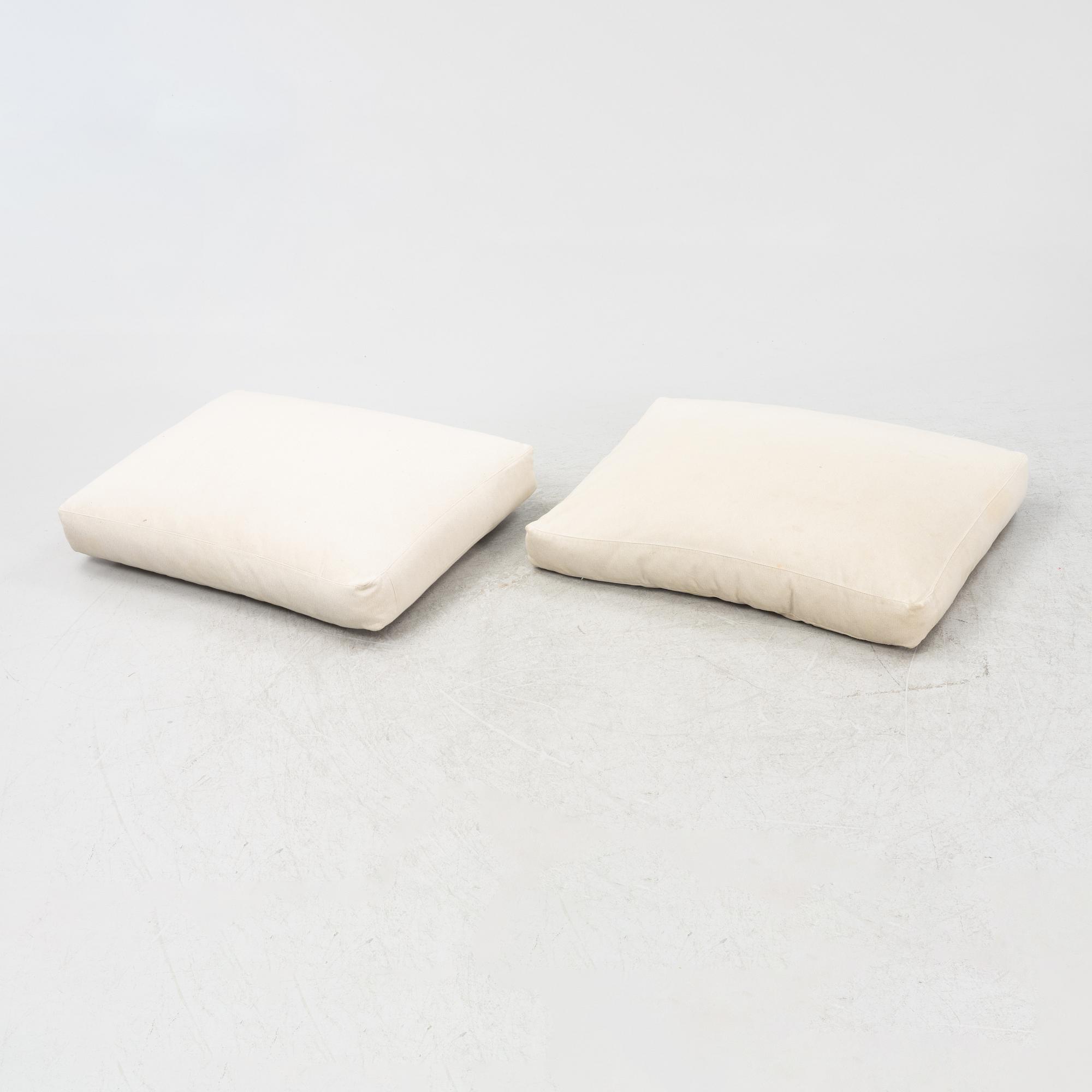 Antonio Citterio, a 'Groundpiece' modular sofa, Flexform, Italy.