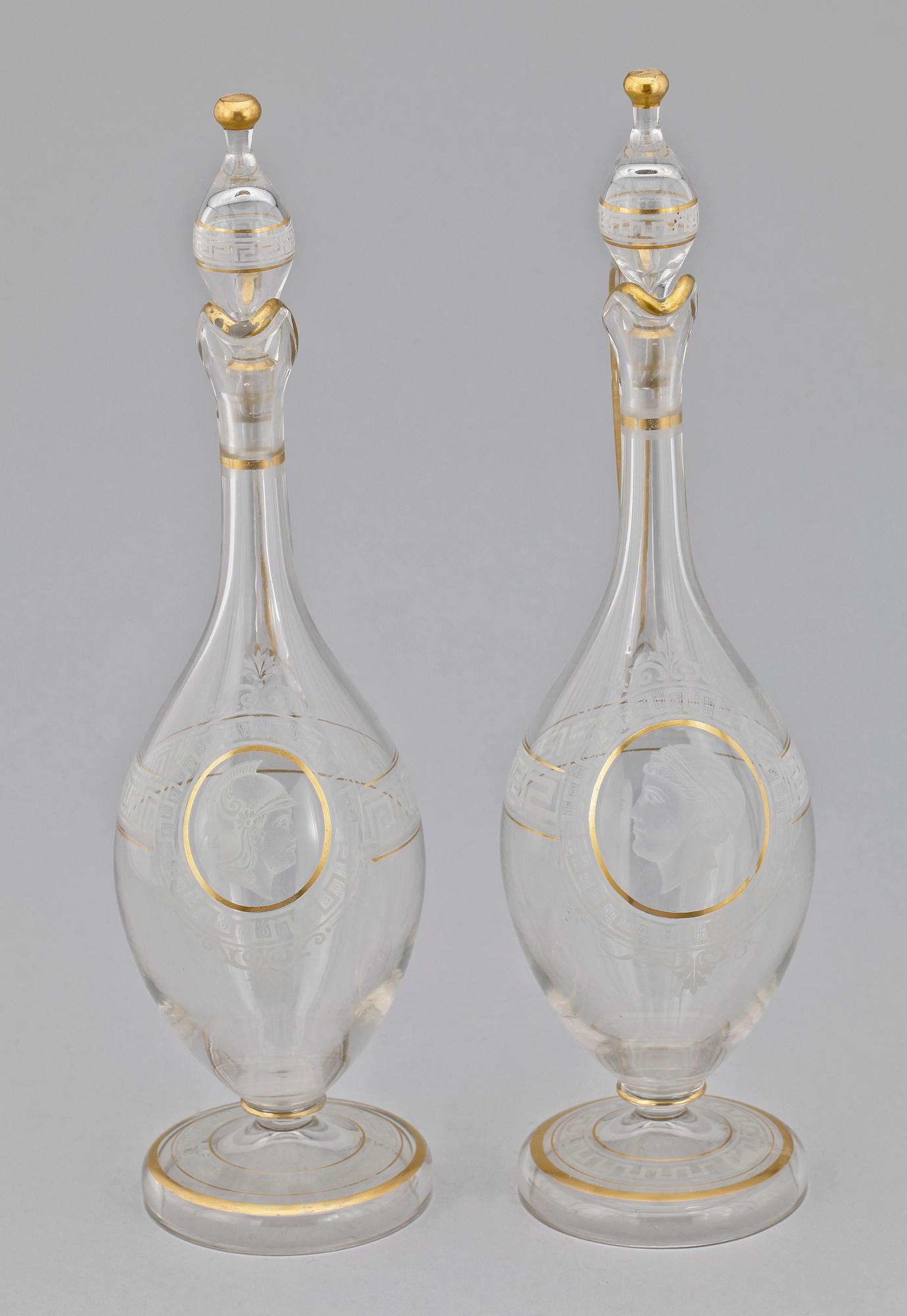 VINKARAFFER, ett par, empirestil, 1800/1900-tal.
