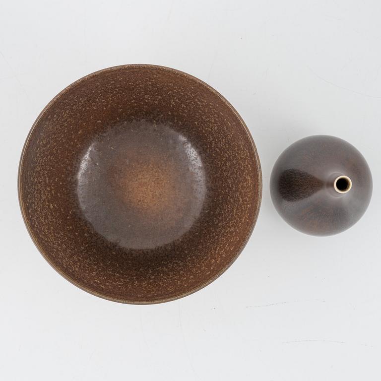 Gunnar Nylund, two stoneware bowls, Carl-Harry Stålhane, a stoneware vase, Rörstrand, Sweden.