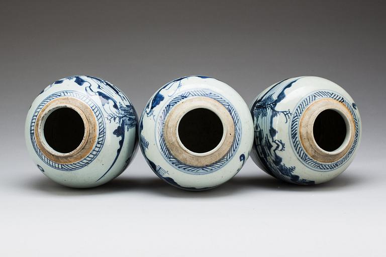 BOJANER, 3 st. Porslin, Kina, 1800-tal.