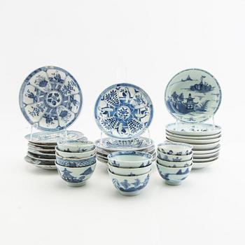 Cups and saucers, 11 + 22 pcs, 17th/18th century, porcelain, China.