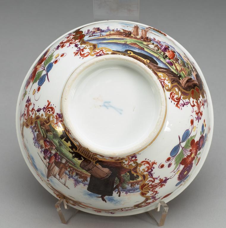 A Meissen bowl, ca 1730-35.