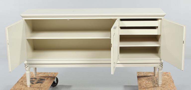SIDEBOARD, gustaviansk stil, 1900-talets andra hälft.