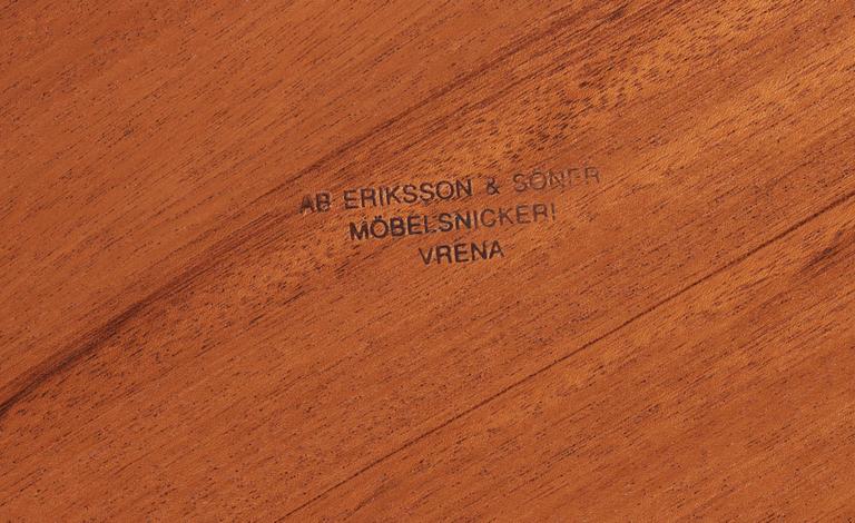 JOSEF FRANK, soffbord, Firma Svenskt Tenn modell 2139.
